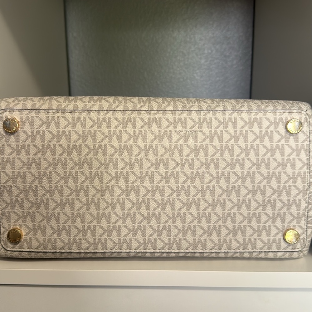 Michael Kors Teagan Large Logo Cream and Powder Blush Long Drop Satchel - Picture 5 of 16